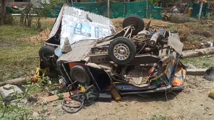 बरेली – पिकअप और ऑटो के बीच हुआ भीषण एक्सीडेंट, ऑटो हुआ पूरी तरह क्षतिग्रस्त
