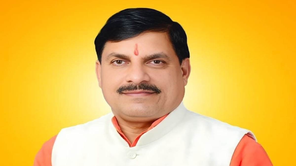मुख्यमंत्री डॉ. मोहन यादव ने गुरूवार को गुजरात के अहमदाबाद में हुई विमान दुर्घटना पर शोक व्यक्त किया है। मुख्यमंत्री डॉ. यादव ने विमान दुर्घटना में दिवंगतों के प्रति संवेदना व्यक्त करते हुए शुक्रवार 13 जून को होने वाले अपने सभी कार्यक्रम निरस्त कर दिये हैं।