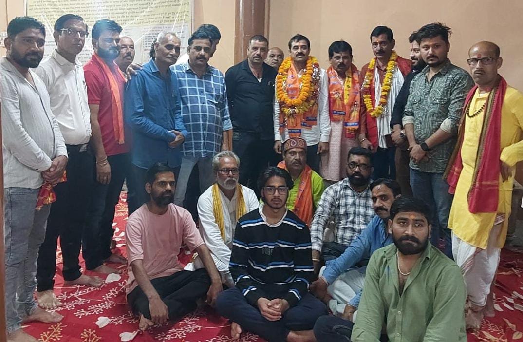 बरेली — रायसेन 30 जून 2025 – हिन्दू उत्सव समिति बरेली के पूर्व अध्यक्ष पंडित मनमोहन शर्मा परशुराम सेना जिला अध्यक्ष मनोनीत,बधाई का लगा तांता…