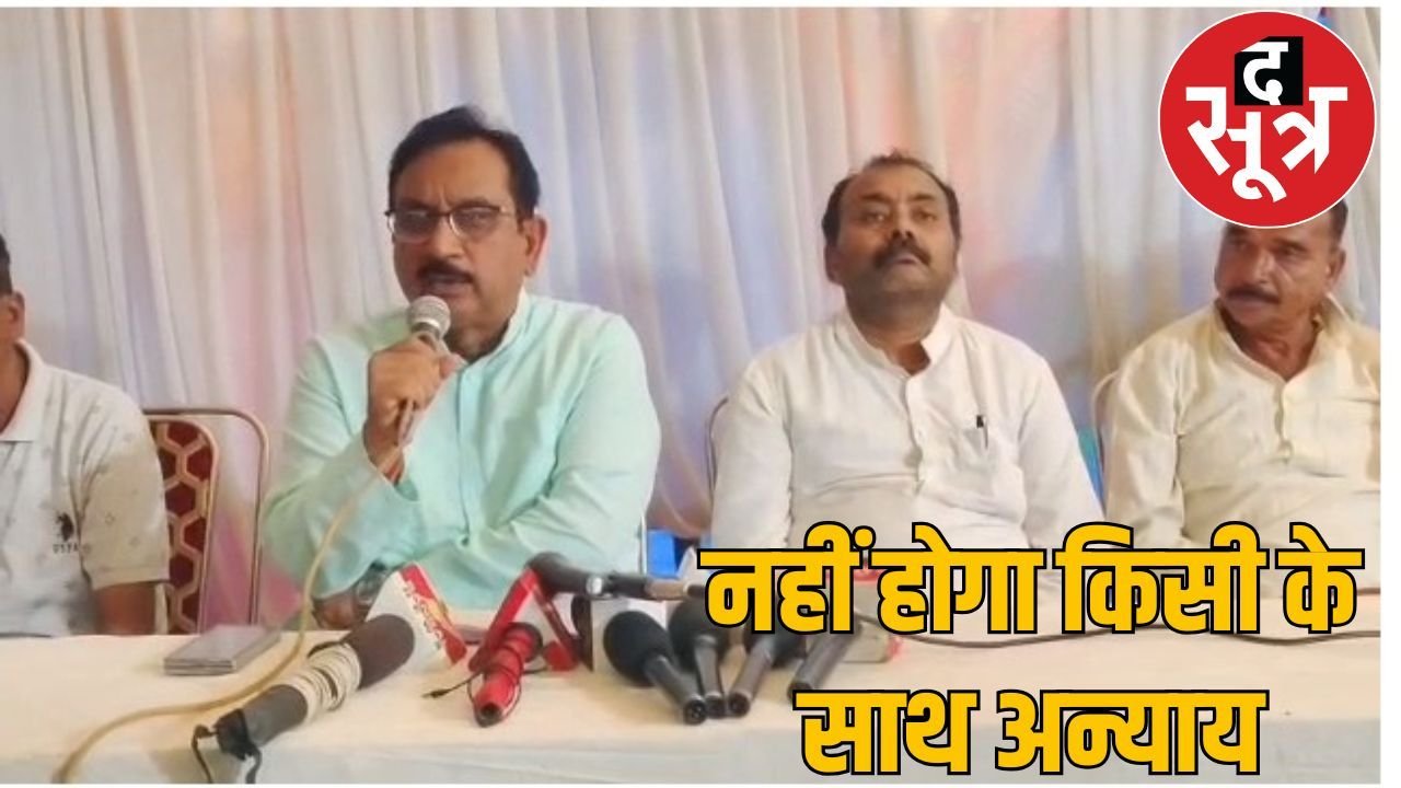 ट्रैक्टर पर बैठकर आदिवासियों के बीच पहुंचे मंत्री विजय शाह, बोले आपके साथ न्याय होगा