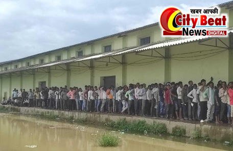 किसानों ने कहा पर्याप्त मात्रा में मिले खाद प्रशासन ने कहा नई खेप का इंतजार