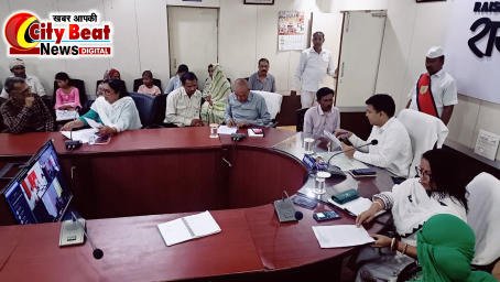 जनसुनवाई में कलेक्टर विश्वकर्मा ने नागरिकों की समस्याओं का किया निराकरण