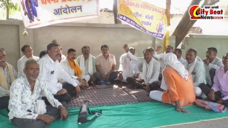 ई-उपार्जन में स्लॉट बुकिंग ठप, बरेली में किसानों का आक्रोश—तीसरे दिन भी धरना जारी