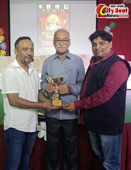 67 की उम्र में कमाल: ओ.पी. तिवारी ने दिल्ली में जीता अंतरराष्ट्रीय शतरंज खिताब, बरेली का नाम किया रोशन