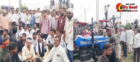 किसानों ने अपनी मांगों को लेकर किया प्रदर्शन