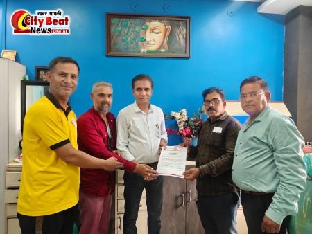 डॉक्टर्स डे पर टीम पहल ने किया चिकित्सकों का सम्मान