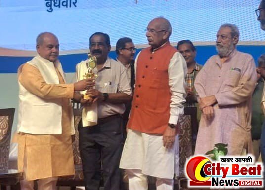 वरिष्ठ पत्रकार दीपक काँकर को लाइफटाइम अचीवमेंट अवार्ड — भारतीय पत्रकारिता में गौरवशाली योगदान के लिए सेंट्रल इंडिया प्रेस क्लब ने किया सम्मानित