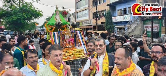 बरेली में डोल ग्यारस पर उमड़ा आस्था का सैलाब, पुराने बस स्टैंड पर भगवान के विमान का हुआ भव्य स्वागत
