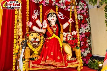 मां परमेश्वरी देवी दरबार में उमड़ी श्रद्धालुओं की भीड़,आकर्षक झांकी बनी आस्था का केंद्र